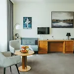 Polonia Apartmanhotel 4*