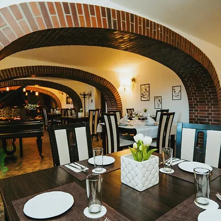 Polonia Apartmanhotel 3*