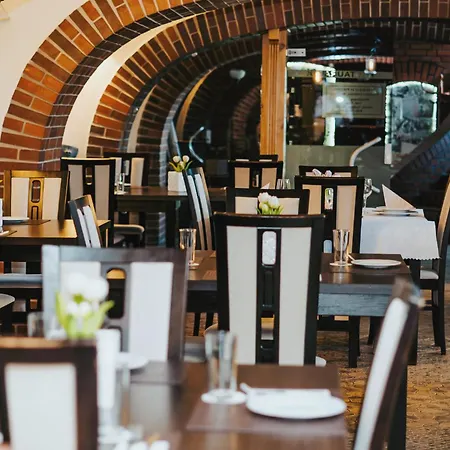 Polonia Aparthotel 3*