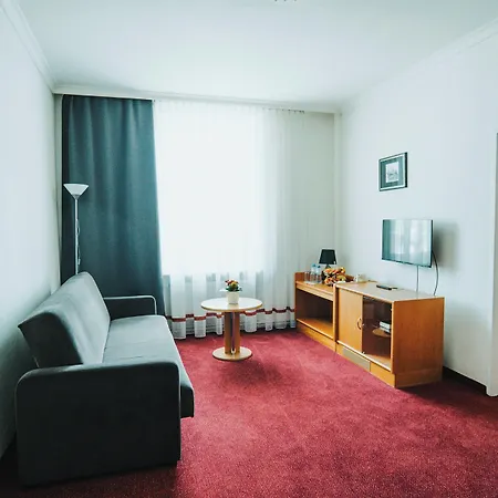 Polonia 3*