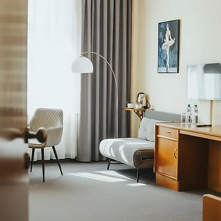 Polonia Aparthotel 3*