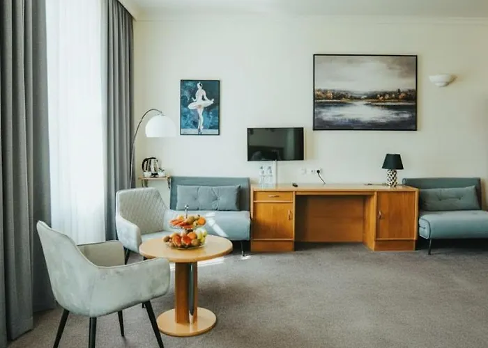 Polonia Aparthotel 3*