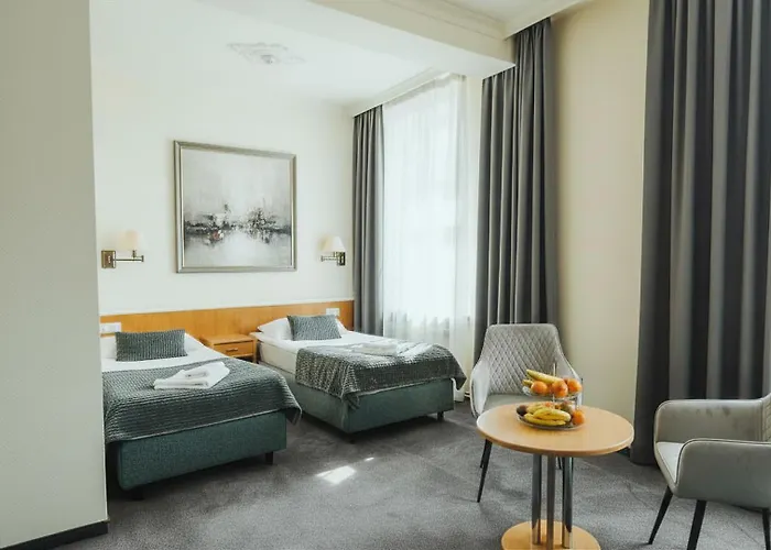 Polonia Aparthotel 3*